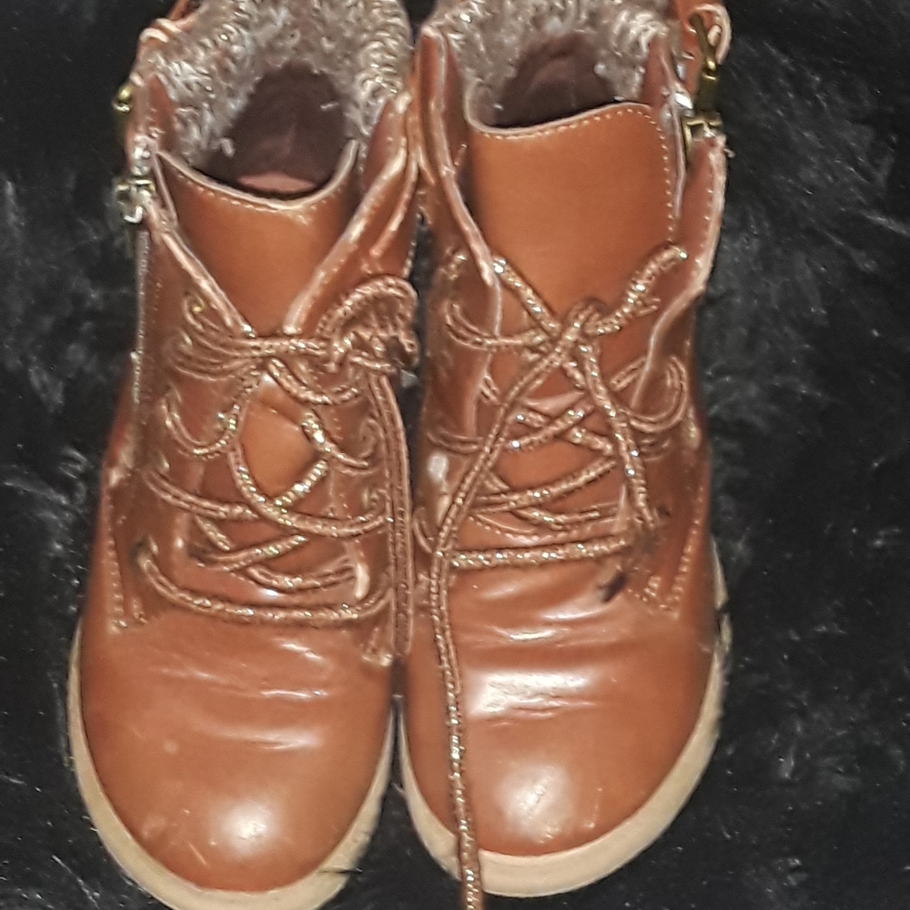 Girls boots